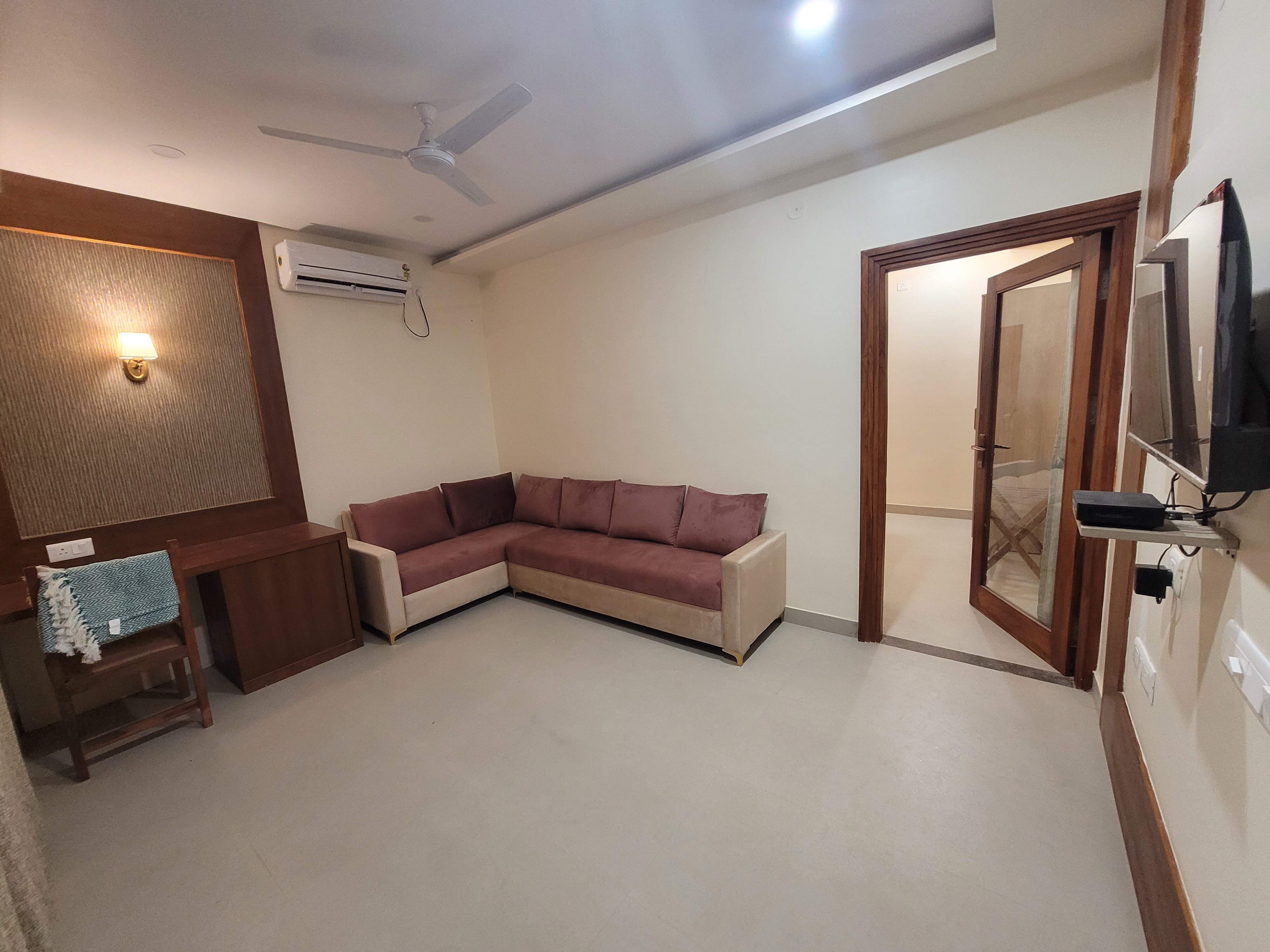 Hotel Ananda Kashi - Tap to explore photos