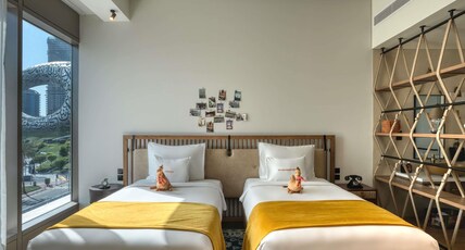 25hours Hotel Dubai One Central Room Type - Large Glamping Room Twin Museum View