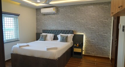 Mevid Hotels Room Type - Superior King Suite