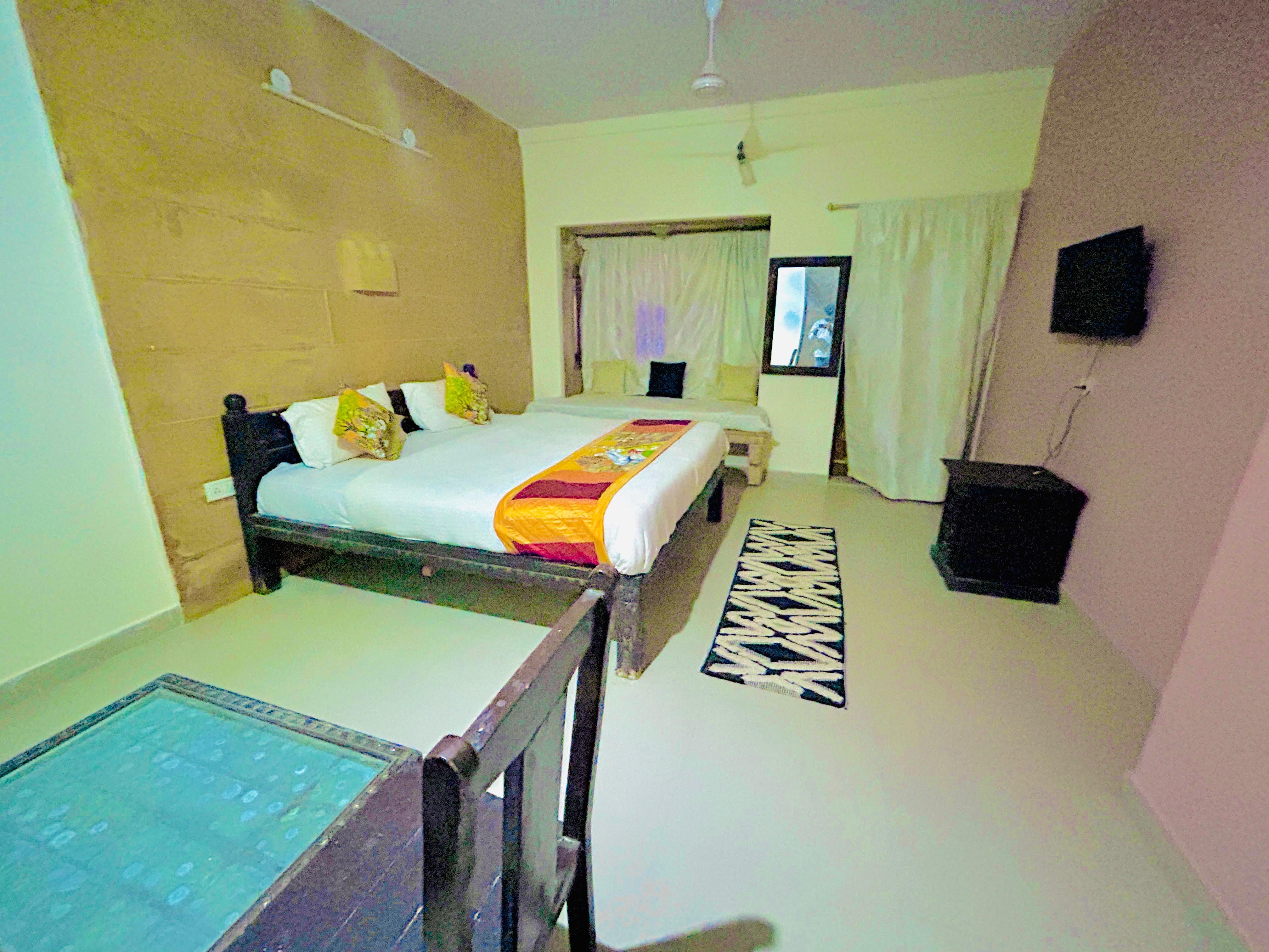 Hotel Nihal Viila - Tap to explore photos