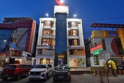 Sri Jawahar's Residency  Just 50 Metres from Palani Murugan Temple