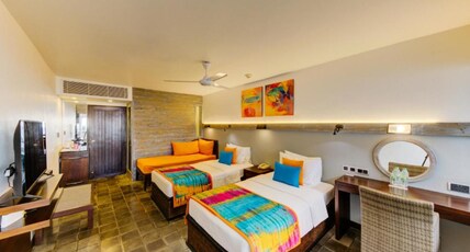 Hikka Tranz by Cinnamon Room Type - Ocean Vista Twin Room