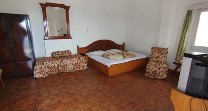 Hotel White Room Type - Deluxe Room