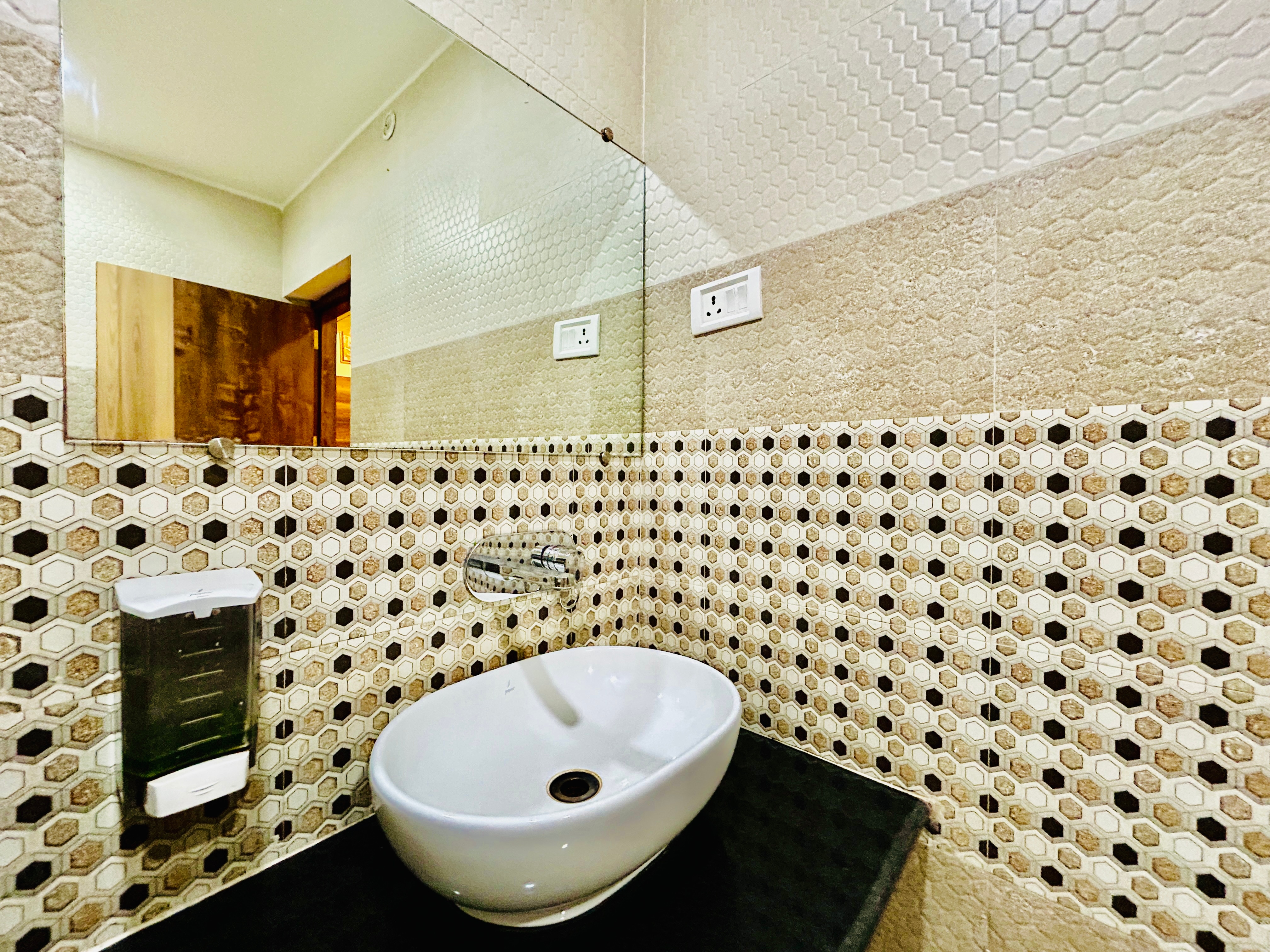 Hotel Laxmi Vilas Palace - Tap to explore photos