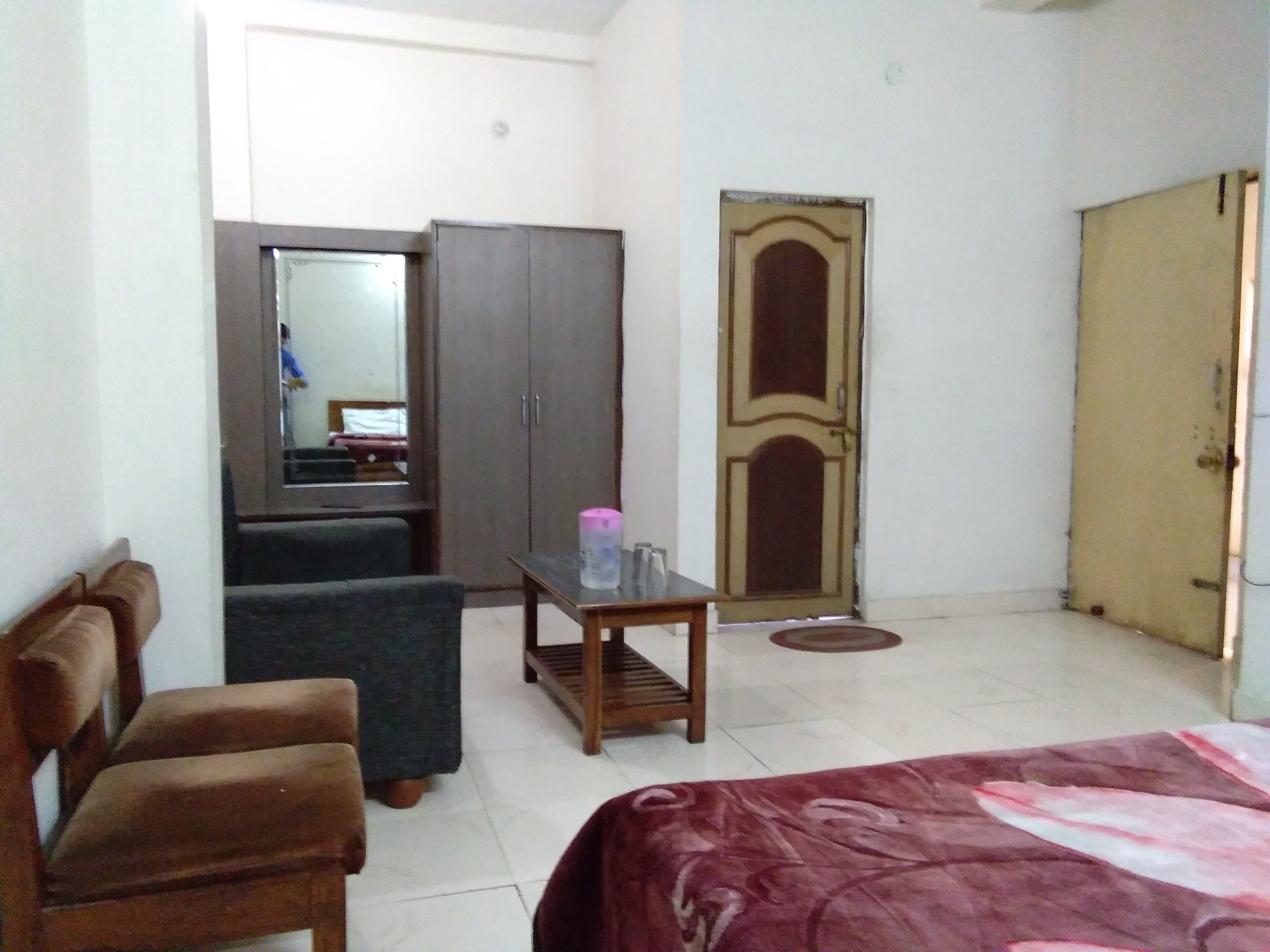 Modi Palace Hotel - Tap to explore photos