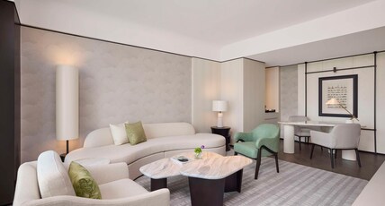 Hilton Shanghai City Center Room Type - KING DELUXE SUITE