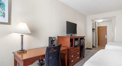 Best Western Plus Executive Hotel & Suites Room Type - 2 Queen Beds, Non-Smoking, Pillowtop Bed, Microwave And Refrigerator, High Speed Internet Access, Co Best Western Plus Executive Hotel & Suites Room Type - 2 Queen Beds, Non-Smoking, Pillowtop Bed, Microwave And Refrigerator, High Speed Internet Access, Co