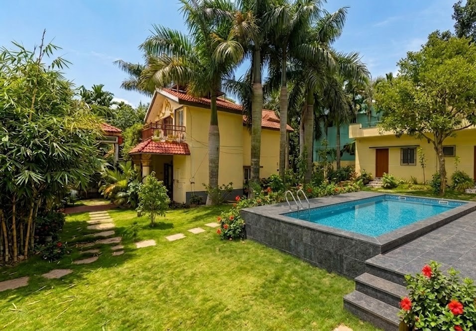 Palm Retreat 6BHK - Tap to explore photos