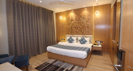 JRD Luxury Room Type - Junior Suite Room Local id not allowed