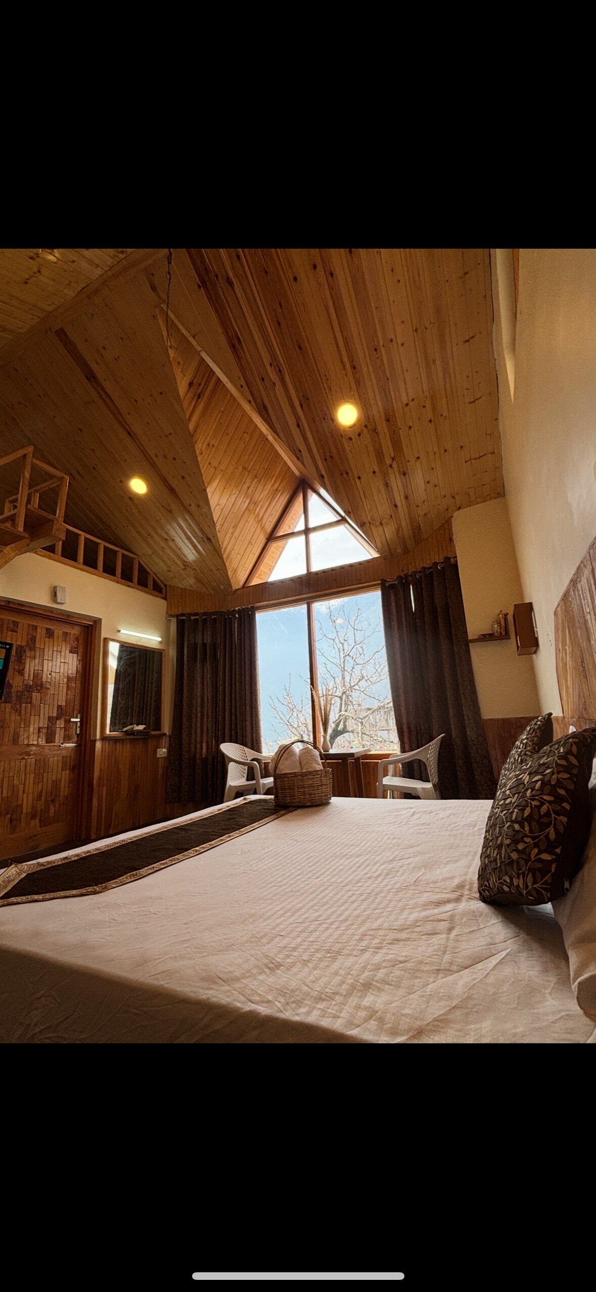 Anwara   luxury private chalet - Tap to explore photos