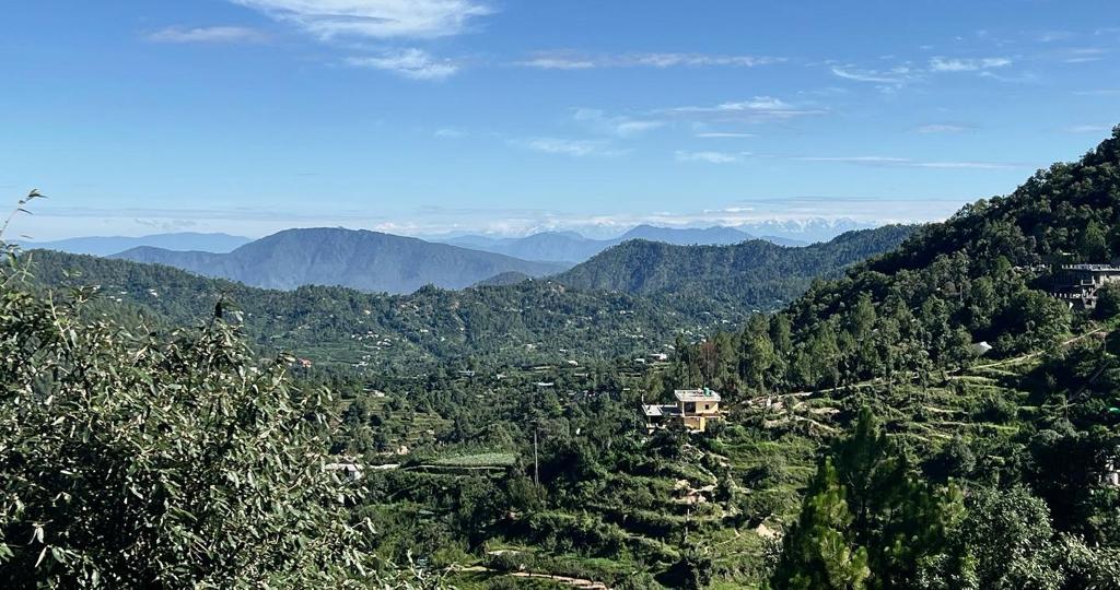 Omvilla with Mountain View - Tap to explore photos