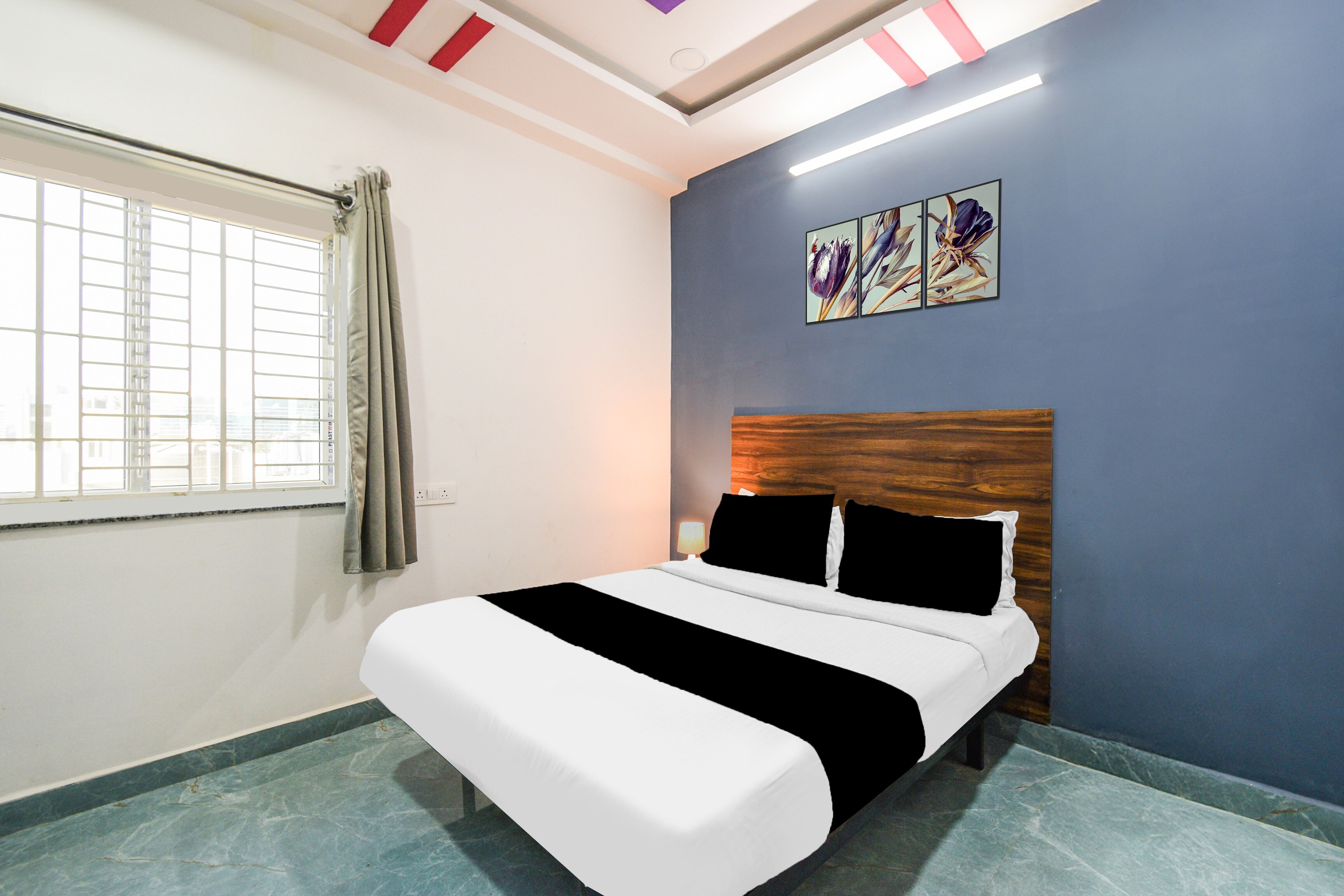 Super Townhouse Hitech City Near Yashoda Hospital - Tap to explore photos