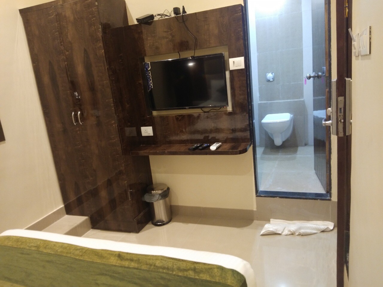 Hotel Gateway Colaba - Tap to explore photos