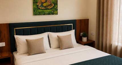 THE RAMAYANA HOTEL Room Type - Deluxe Room with Air Conditioning