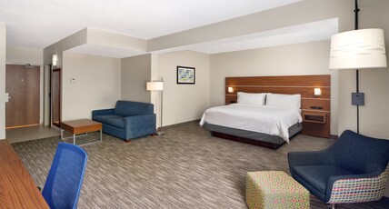 Holiday Inn Express STATESBORO Room Type - 1 King Bed Studio Suite