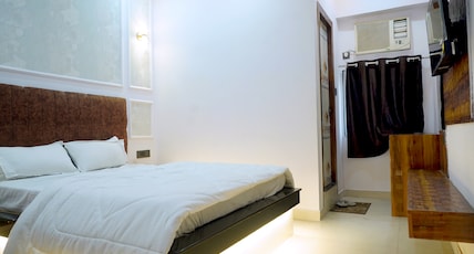 Om Hotel & Restaurant Room Type - Deluxe Room with Air Conditioning Om Hotel & Restaurant Room Type - Deluxe Room with Air Conditioning