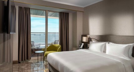 Radisson Blu Hotel Istanbul Ottomare Room Type - Premium Room - Sea View amp Balcony