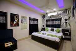 Dreamland Guest House || 10 minutes from Airport