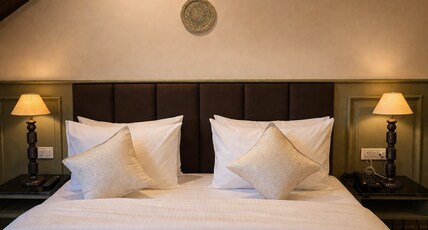 THE GRAND CLIFF (BY MARVILLA) Room Type - Royal Balcony Suite With Mountain View