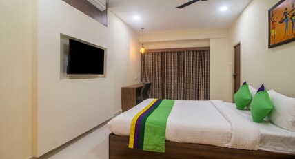 Treebo Navya The Park Room Type - Deluxe Room