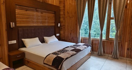 Kirola Divine Retreat : 100 meters from kainchi Dham Room Type - Deluxe Room with hill view