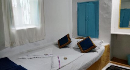 Peshagar Guest House Room Type - Deluxe Non AC Room