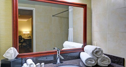 EMBASSY SUITES VALENCIA Room Type - 2 DOUBLE BEDS NONSMOKING