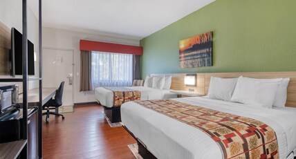 Best Western Lake Okeechobee Room Type - 2 Double Beds, Smoking Room, Upstairs, High Speed Internet Access, Microwave And Refrigerator, Full Best Western Lake Okeechobee Room Type - 2 Double Beds, Smoking Room, Upstairs, High Speed Internet Access, Microwave And Refrigerator, Full