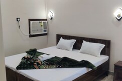 HOTEL R.S PALACE