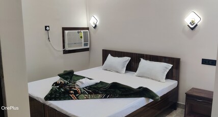 HOTEL R.S PALACE Room Type - Deluxe Room with City View King Bed