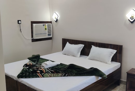 HOTEL R.S PALACE
