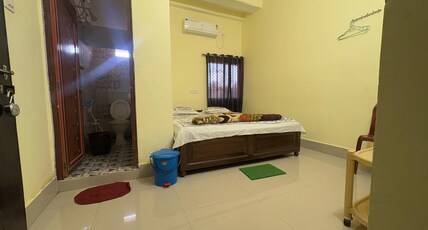 NIRIBILI HOME STAY Room Type - AC FAMILY ROOM