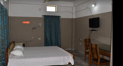 GANESH INTERNATIONAL HOTEL Room Type - double