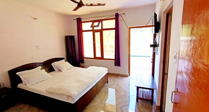 Hotel Namami Gange Room Type - Deluxe Room