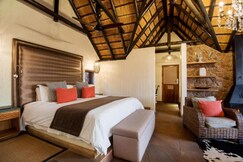 Tshukudu Bush Lodge