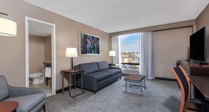 DoubleTree by Hilton Denver Cherry Creek Room Type - 1 KING BED 1 BDRM SUITE