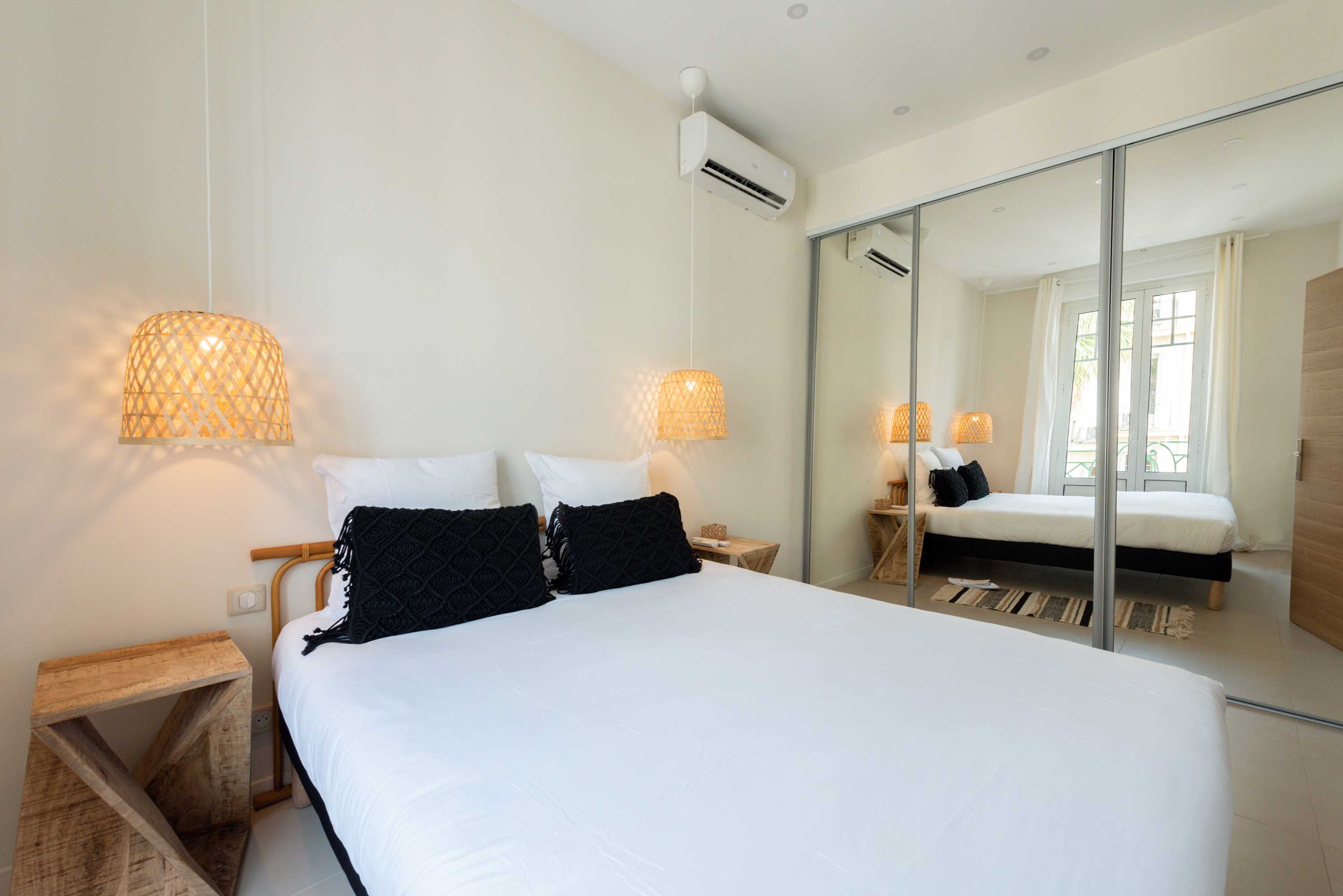 Nice apartment Juan-Les-Pins - 300m Beach - Tap to explore photos