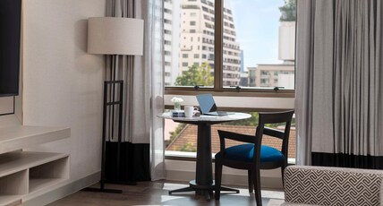 Radisson Hotel Chateau De Bangkok Room Type - Family Room