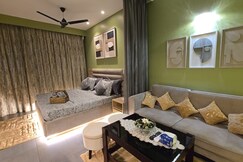 The Cozy Geek on 40th floor