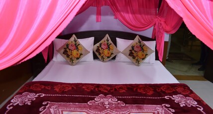 Golden Tulip Hotel Room Type - Deluxe Double Bed Ac