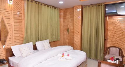 Sarahan Holiday Inn Room Type - Super Deluxe
