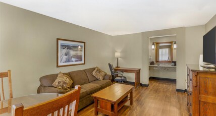 Best Western Plus High Country Inn Room Type - Suite-1 King Bed, Non-Smoking, Sofabed, Living Room, Microwave And Refrigerator, Wi-Fi, Full Breakfa Best Western Plus High Country Inn Room Type - Suite-1 King Bed, Non-Smoking, Sofabed, Living Room, Microwave And Refrigerator, Wi-Fi, Full Breakfa
