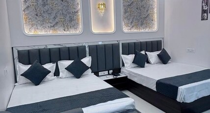 Ram Gharana Palace Room Type - Deluxe AC (Separate Bed) Family Room