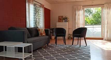 Stylish Spacious Lakeside Home away from home Room Type - Stylish Spacious Lakeside Home away from home