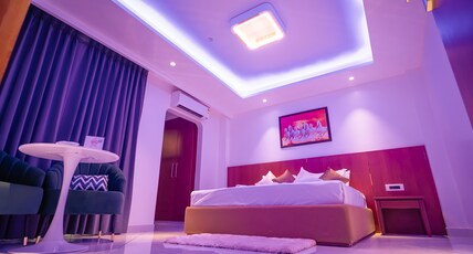 J60 Suites Room Type - Luxury King Bed Suite