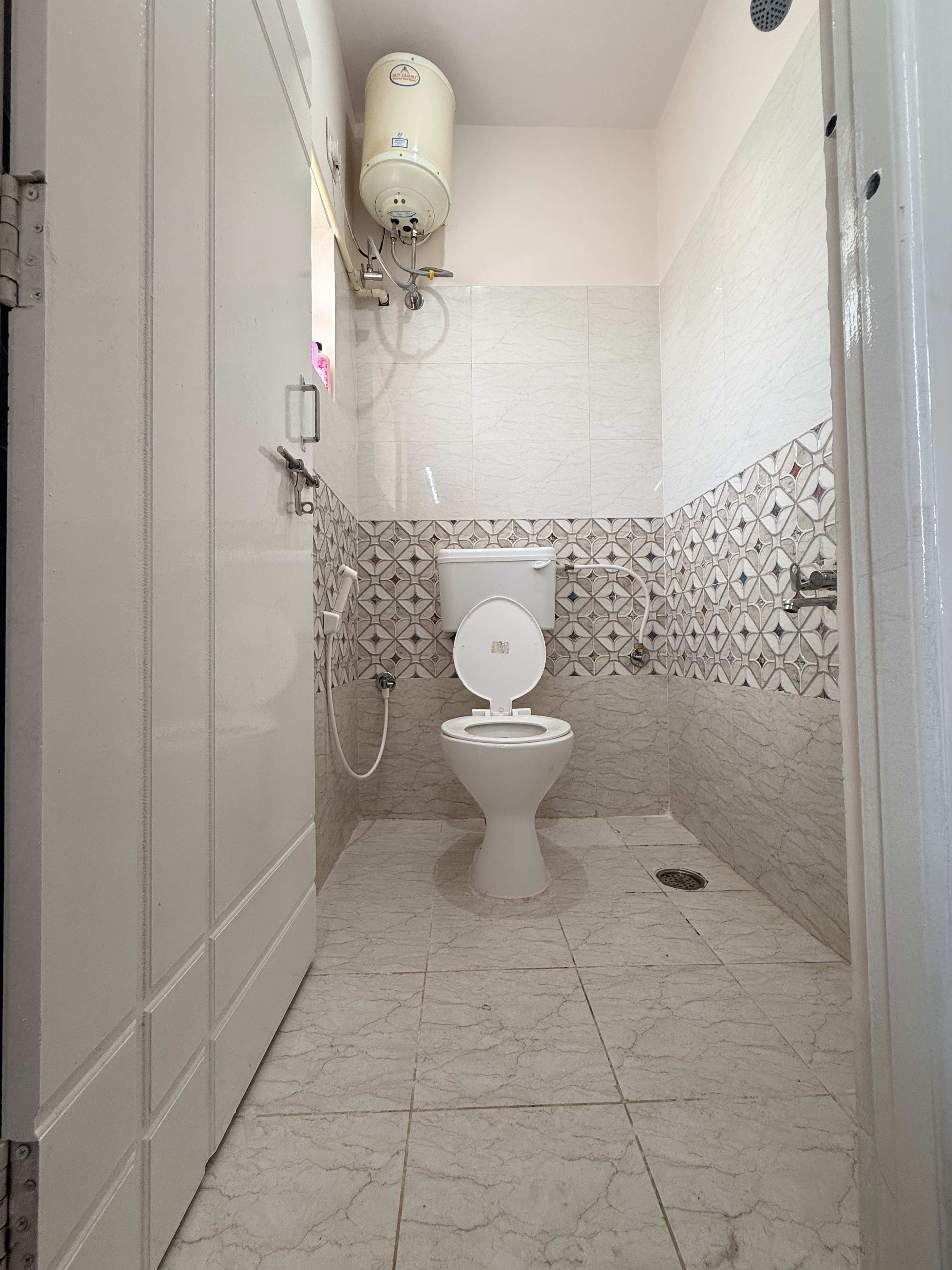 Modern Furnished 1RK Flat in BTM - Tap to explore photos