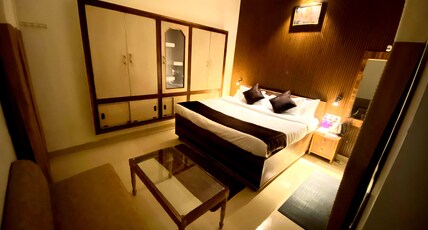 Rudraksha Inn Room Type - Deluxe AC | Attached Washroom