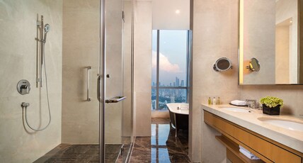 DoubleTree by Hilton Hotel Guangzhou Room Type - KING EXECUTIVE SUITE
