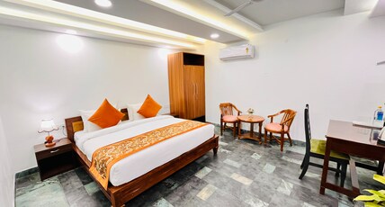 Hotel Green Galaxy - Green Park South Delhi Room Type - Super Deluxe Room with AC and Smart TV Hotel Green Galaxy - Green Park South Delhi Room Type - Super Deluxe Room with AC and Smart TV
