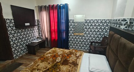 Raja Residency Room Type - Standard Double Room